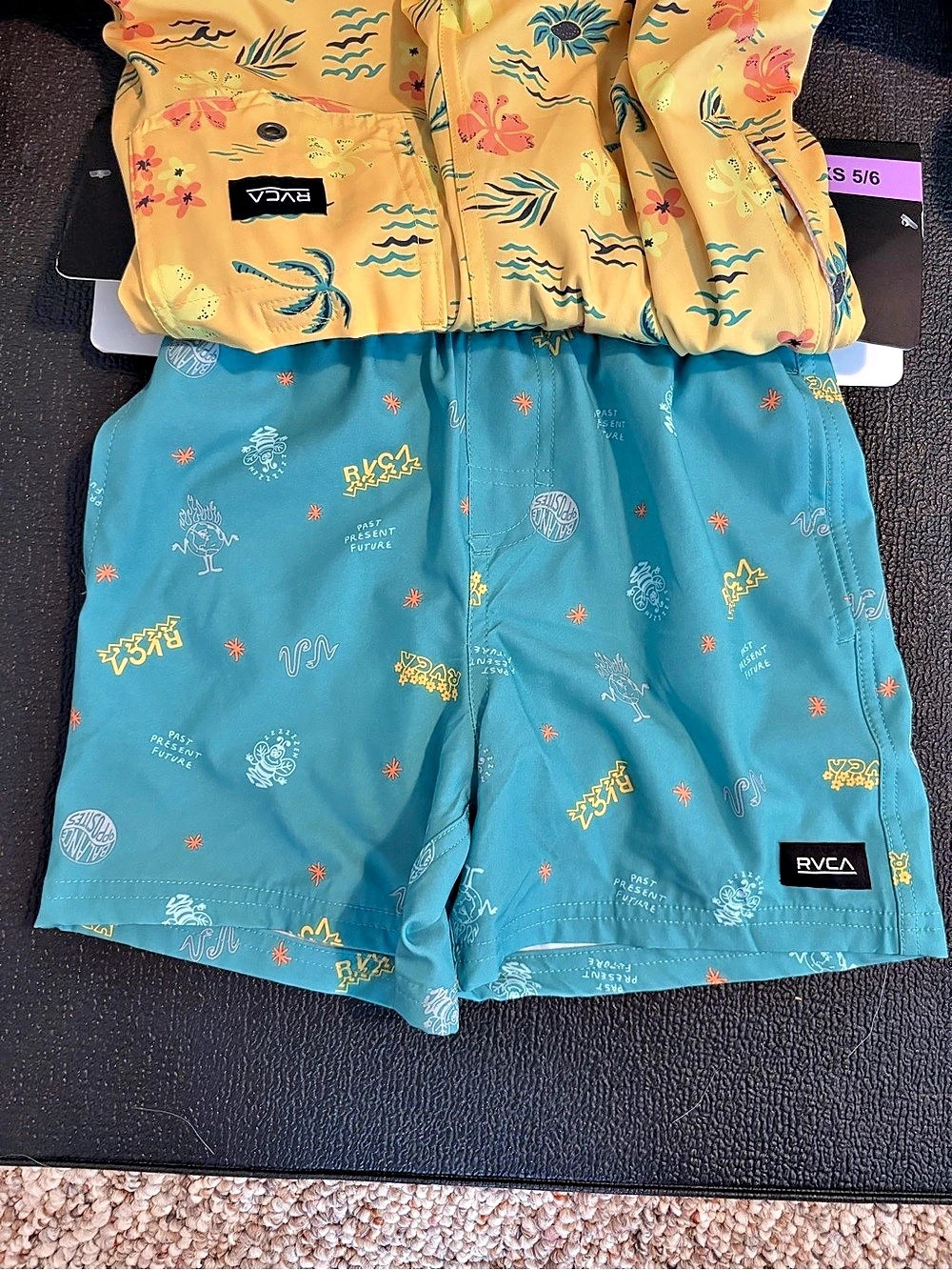 RVCA 2 Pack Volley Trunks Boys XS 5/6 2-Pack Swim Trunks NWT - Picture 2 of 4